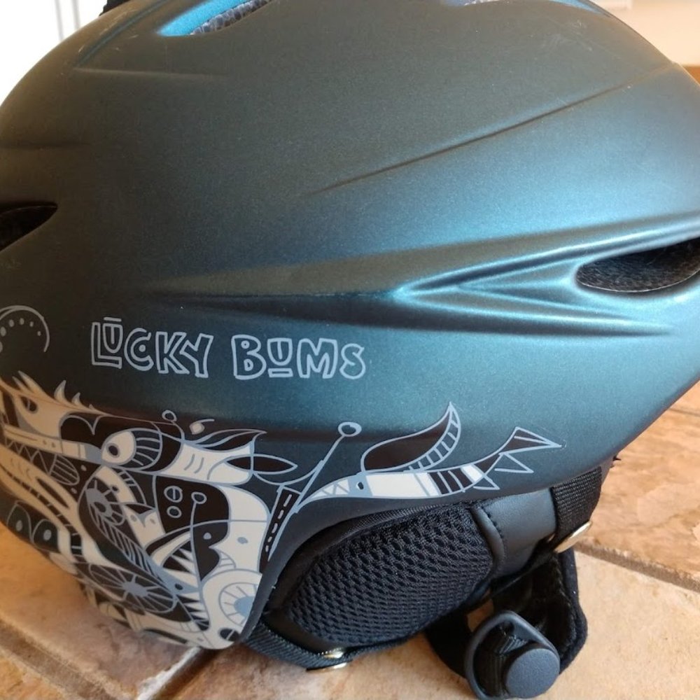 LUCKY BUMS   ADULT SNOW HELMET SMALL